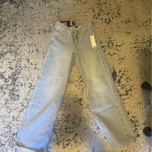 NWT Bdg Dipped V Flare Jean - Size 26